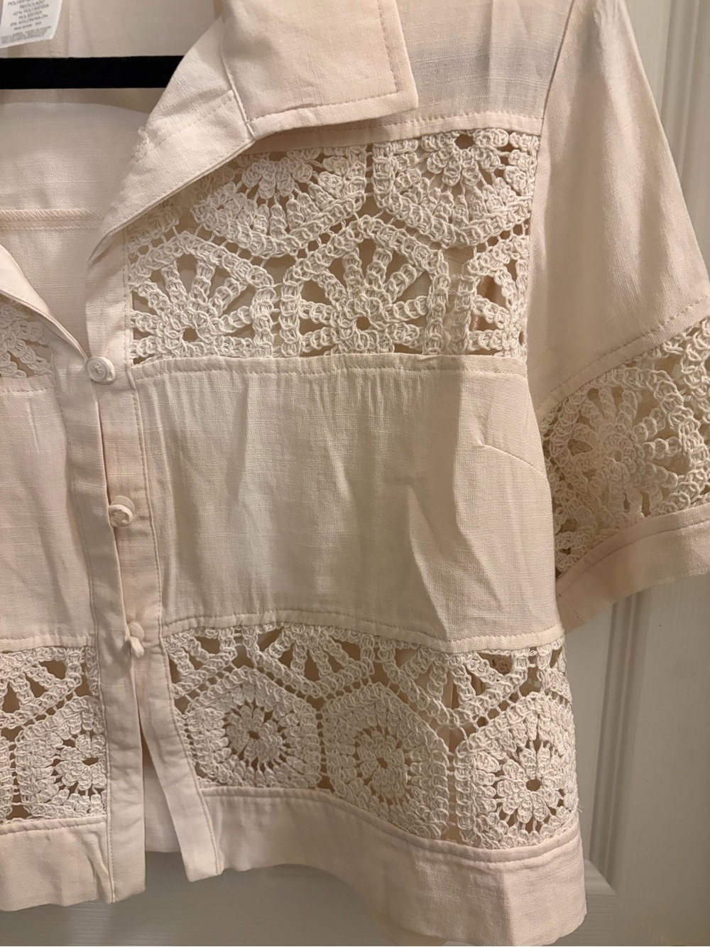 Time and Tru Cream Crochet-Panel Button-Front Camp Shirt - Picture 5 of 6